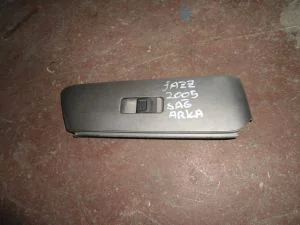 HONDA JAZZ 2005 ÇIKMA SAĞ ARKA CAM DÜĞMESİ PLASTİK ÇERÇEVESİ 2002 - 2003 - 2004 - 2005 - 2006 - 2007 - 2008 - 2009 Arası Modellerle Uyumludur