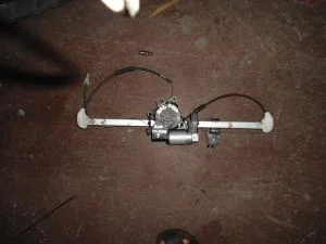 MAZDA 3 2005 ÇIKMA SAĞ ARKA CAM MOTORU 2003 - 2004 - 2005 - 2006 - 2007 - 2008 - 2009 Arası Modellerle Uyumludur