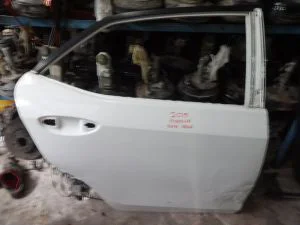 TOYOTA COROLLA 2015 ÇIKMA HAFİF HASARLI SAĞ ARKA KAPI 2013 - 2014 - 2015 - 2016 - 2017 - 2018 Arası Modellerle Uyumludur