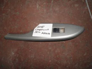 TOYOTA COROLLA 2008 ÇIKMA SOL ARKA CAM DÜĞMESİ PLASTİK ÇERÇEVESİ 2007 - 2008 - 2009 - 2010 Arası Modellerle Uyumludur