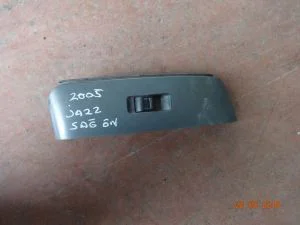 HONDA JAZZ 2005 ÇIKMA SAĞ ÖN CAM DÜĞMESİ 2002 - 2003 - 2004 - 2005 - 2006 - 2007 - 2008 - 2009 Arası Modellerle Uyumludur