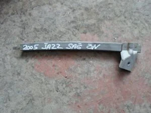 HONDA JAZZ 2005 ÇIKMA SAĞ ÖN KISA KAPI İÇ DEMİRİ 2002 - 2003 - 2004 - 2005 - 2006 - 2007 - 2008 - 2009 Arası Modellerle Uyumludur
