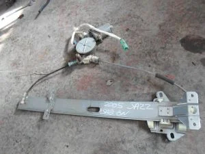 HONDA JAZZ 2005 ÇIKMA SAĞ ÖN CAM KİRKOSU 2002 - 2003 - 2004 - 2005 - 2006 - 2007 - 2008 - 2009 Arası Modellerle Uyumludur