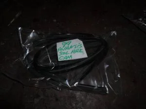 TOYOTA AVENSIS 2000 ÇIKMA SOL ARKA CAM FİTİLİ 1999 - 2000 - 2001 Arası Modellerle Uyumludur