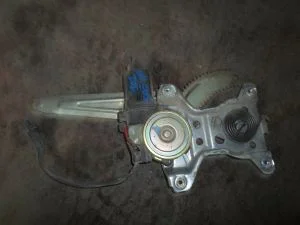 TOYOTA COROLLA 1995 ÇIKMA SAĞ ARKA CAM KİRKOSU 1993 - 1994 - 1995 - 1996 - 1997 - 1998 Arası Modellerle Uyumludur