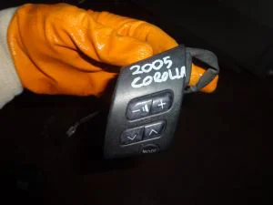 TOYOTA COROLLA 2006 ÇIKMA DİREKSİYON DÜĞMESİ 2005 - 2006 - 2007 Arası Modellerle Uyumludur