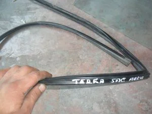 TOYOTA COROLLA 1999 ÇIKMA SAĞ ARKA CAM FİTİLİ 1999 - 2000 Arası Modellerle Uyumludur