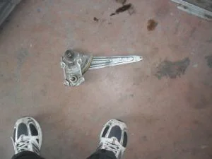 TOYOTA COROLLA 1999 ÇIKMA SAĞ ARKA MANUEL CAM KİRKOSU 1999 - 2000 Arası Modellerle Uyumludur