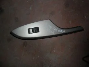TOYOTA COROLLA 2008 ÇIKMA SAĞ ÖN CAM DÜĞMESİ 2007 - 2008 - 2009 - 2010 - 2011 - 2012 - 2013 Arası Modellerle Uyumludur
