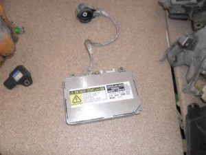 TOYOTA AVENSIS 2005 ÇIKMA ZENON BEYİNİ 2002 - 2003 - 2004 - 2005 - 2006 - 2007 - 2008 - 2009 Arası Modellerle Uyumludur