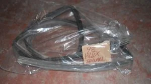 TOYOTA HILUX 1996 ÇIKMA SAĞ ARKA CAM FİTİLİ 1989 - 1990 - 1991 - 1992 - 1993 - 1994 - 1995 - 1996 - 1997 - 1998 - 1999 - 2000 - 2001 Arası Modellerle Uyumludur