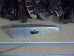 TOYOTA HILUX 2007 ÇIKMA SAĞ ÖN CAM DÜĞMESİ PLASTİK ÇERÇEVESİ 2006 - 2007 - 2008 - 2009 - 2010 - 2011 Arası Modellerle Uyumludur