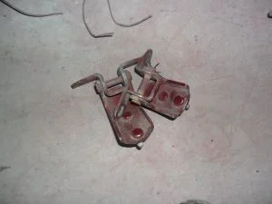 TOYOTA HILUX 1996 ÇIKMA SAĞ ARKA KAPI ALT MENTEŞESİ 1989 - 1990 - 1991 - 1992 - 1993 - 1994 - 1995 - 1996 - 1997 - 1998 - 1999 - 2000 - 2001 Arası Modellerle Uyumludur