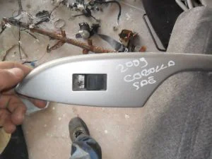 TOYOTA COROLLA 2008 ÇIKMA SOL ARKA CAM DÜĞMESİ 2007 - 2008 - 2009 - 2010 - 2011 - 2012 - 2013 Arası Modellerle Uyumludur