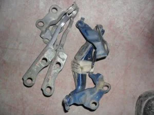 TOYOTA COROLLA 1999 ÇIKMA SOL KAPUT MENTEŞESİ 1999 - 2000 Arası Modellerle Uyumludur