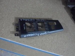 TOYOTA COROLLA 2004 ÇIKMA SOL ÖN CAM DÜĞMESİ PLASTİK ÇERÇEVESİ 2002 - 2003 - 2004 - 2005 - 2006 - 2007 Arası Modellerle Uyumludur
