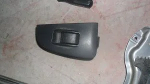 TOYOTA AVENSIS 2005 ÇIKMA SAĞ ÖN CAM DÜĞMESİ PLASTİK ÇERÇEVESİ 2002 - 2003 - 2004 - 2005 - 2006 - 2007 - 2008 - 2009 Arası Modellerle Uyumludur