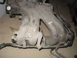 TOYOTA CARINA 1997 ÇIKMA EMME MANİFOLDU BORUSU 1995 - 1996 - 1997 - 1998 Arası Modellerle Uyumludur