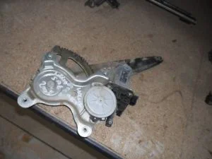 TOYOTA HILUX 2007 ÇIKMA SAĞ ARKA CAM KİRKOSU 2006 - 2007 - 2008 - 2009 - 2010 - 2011 Arası Modellerle Uyumludur