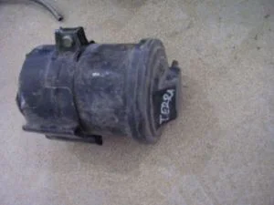 TOYOTA COROLLA 1999 ÇIKMA GANİSTER BİDONU 1999 - 2000 Arası Modellerle Uyumludur