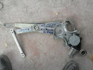 TOYOTA COROLLA 2008 ÇIKMA SAĞ ÖN CAM KİRKOSU 2007 - 2008 - 2009 - 2010 Arası Modellerle Uyumludur