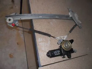 TOYOTA COROLLA 1995 ÇIKMA SOL ÖN CAM MOTORU 1993 - 1994 - 1995 - 1996 - 1997 - 1998 Arası Modellerle Uyumludur