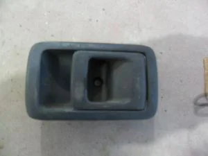 TOYOTA COROLLA 1990 ÇIKMA ORTA KAPI İÇ AÇMA KOLU 1990 - 1991 - 1992 Arası Modellerle Uyumludur