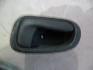 TOYOTA COROLLA 1995 ÇIKMA SAĞ ARKA KAPI İÇ AÇMA KOLU 1993 - 1994 - 1995 - 1996 - 1997 - 1998 Arası Modellerle Uyumludur