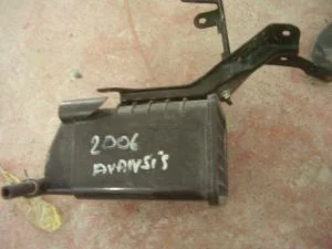 TOYOTA AVENSIS 2005 ÇIKMA GANİSTER BİDONU 2002 - 2003 - 2004 - 2005 - 2006 - 2007 - 2008 - 2009 Arası Modellerle Uyumludur