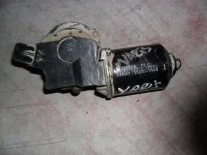 TOYOTA YARIS 2005 ÇIKMA ÖN SİLECEK MOTORU 2004 - 2005 - 2006 Arası Modellerle Uyumludur