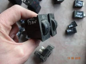 TOYOTA AVENSIS 2000 ÇIKMA FAR AYAR DÜĞMESİ 1999 - 2000 - 2001 Arası Modellerle Uyumludur
