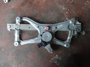 HONDA CIVIC 2007 ÇIKMA SOL ÖN CAM KİRKOSU 2006 - 2007 - 2008 Arası Modellerle Uyumludur