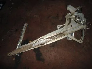 TOYOTA COROLLA 2008 ÇIKMA SAĞ ÖN CAM KİRKOSU 2007 - 2008 - 2009 - 2010 Arası Modellerle Uyumludur