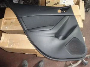MAZDA 3 2015 ÇIKMA HAFİF HASARLI SOL ARKA KAPI DÖŞEMESİ 2014 - 2015 - 2016 - 2017 - 2018 Arası Modellerle Uyumludur