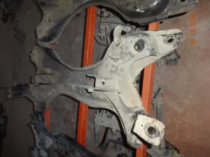 TOYOTA RAV4 2004 ÇIKMA HASARLI ÖN TRAVEZ 2001 - 2002 - 2003 - 2004 - 2005 - 2006 Arası Modellerle Uyumludur