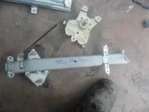 HONDA JAZZ 2005 ÇIKMA SAĞ ARKA MANUEL CAM KİRKOSU 2002 - 2003 - 2004 - 2005 - 2006 - 2007 - 2008 - 2009 Arası Modellerle Uyumludur