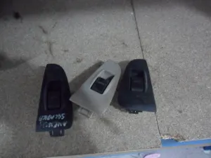 TOYOTA AVENSIS 2005 ÇIKMA SOL ARKA CAM DÜĞMESİ 2002 - 2003 - 2004 - 2005 - 2006 - 2007 - 2008 - 2009 Arası Modellerle Uyumludur