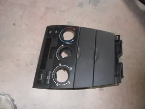 TOYOTA COROLLA 2004 ÇIKMA KALORİFER KONTROL PANELİ ÇERÇEVESİ 2002 - 2003 - 2004 - 2005 - 2006 - 2007 Arası Modellerle Uyumludur
