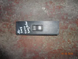 TOYOTA VERSO 2005 ÇIKMA SAĞ ÖN CAM DÜĞMESİ PLASTİK ÇERÇEVESİ 2004 - 2005 - 2006 - 2007 - 2008 - 2009 Arası Modellerle Uyumludur