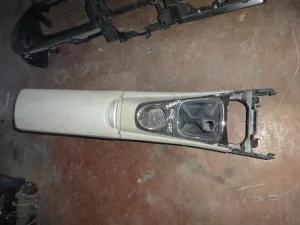 TOYOTA AVENSIS 2013 ÇIKMA KONSUL 2013 - 2014 Arası Modellerle Uyumludur