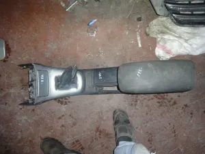 TOYOTA AVENSIS 2007 ÇIKMA KONSUL 2007 - 2008 - 2009 Arası Modellerle Uyumludur