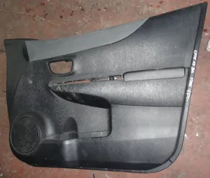TOYOTA YARIS 2013 ÇIKMA HASARLI SAĞ ÖN KAPI DÖŞEMESİ 2012 - 2013 Arası Modellerle Uyumludur