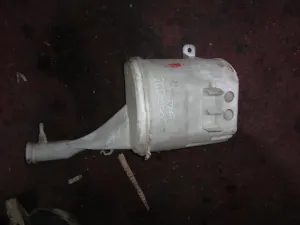 TOYOTA YARIS 2005 ÇIKMA CAM SU BİDONU 2004 - 2005 - 2006 Arası Modellerle Uyumludur