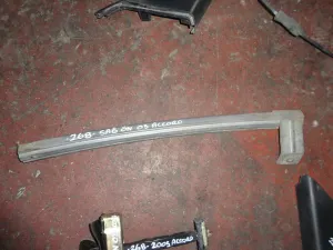 HONDA ACCORD 2004 ÇIKMA SAĞ ÖN KISA KAPI İÇ DEMİRİ 2003 - 2004 - 2005 - 2006 Arası Modellerle Uyumludur