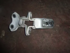 TOYOTA AURIS 2011 ÇIKMA SAĞ ARKA KAPI ALT MENTEŞESİ 2011 - 2012 Arası Modellerle Uyumludur