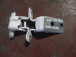 TOYOTA AURIS 2014 ÇIKMA SOL ARKA KAPI ÜST MENTEŞESİ 2013 - 2014 - 2015 Arası Modellerle Uyumludur