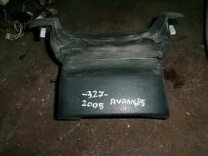 TOYOTA AVENSIS 2004 ÇIKMA DİREKSİYON BOĞAZI ÜST PARÇASI 2002 - 2003 - 2004 - 2005 - 2006 Arası Modellerle Uyumludur