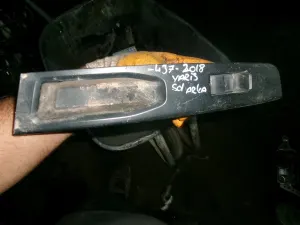 TOYOTA YARIS 2018 ÇIKMA SOL ARKA CAM DÜĞMESİ PLASTİK ÇERÇEVESİ 2017 - 2018 - 2019 - 2020 Arası Modellerle Uyumludur
