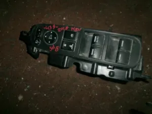 HONDA HRV 2018 ÇIKMA SOL ÖN CAM DÜĞMESİ PLASTİK ÇERÇEVESİ 2016 - 2017 - 2018 - 2019 - 2020 Arası Modellerle Uyumludur