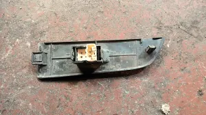 TOYOTA COROLLA 1995 ÇIKMA SAĞ ÖN CAM DÜĞMESİ 1993 - 1994 - 1995 - 1996 - 1997 - 1998 Arası Modellerle Uyumludur